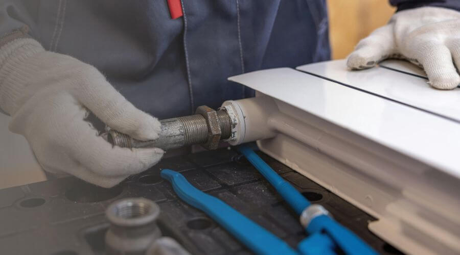 Expert burst pipe repair services in Sumner, IA